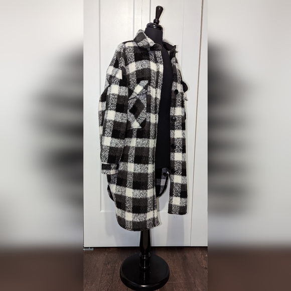 RD STYLE FUZZY PLAID JACKET - Picture 1 of 8